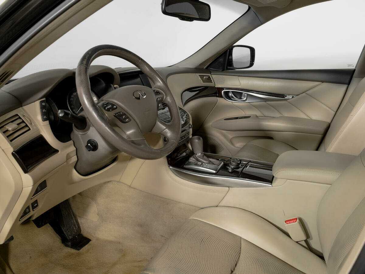Infiniti M с пробегом — 2011 год. Фото: #16