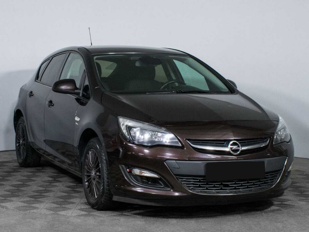 Opel Astra с пробегом — 2014 год. Фото: #2