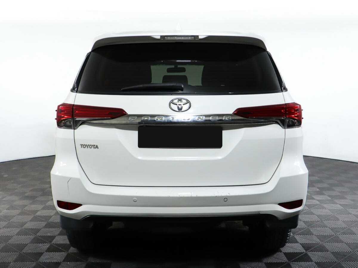 Toyota Fortuner с пробегом — 2017 год. Фото: #4