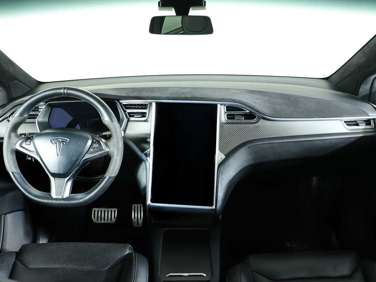 Tesla Model X с пробегом — 2016 год. Фото: #11