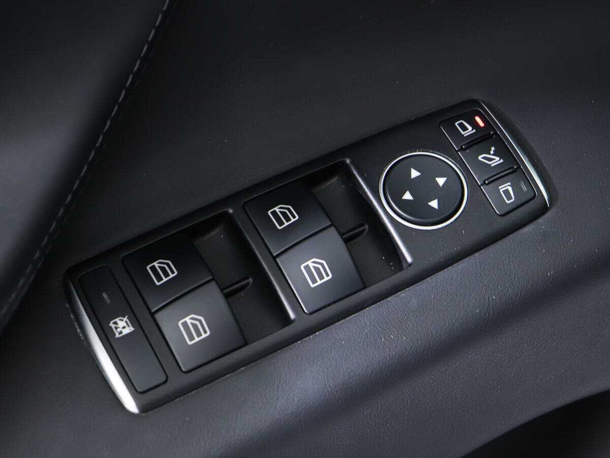 Tesla Model X с пробегом — 2016 год. Фото: #15