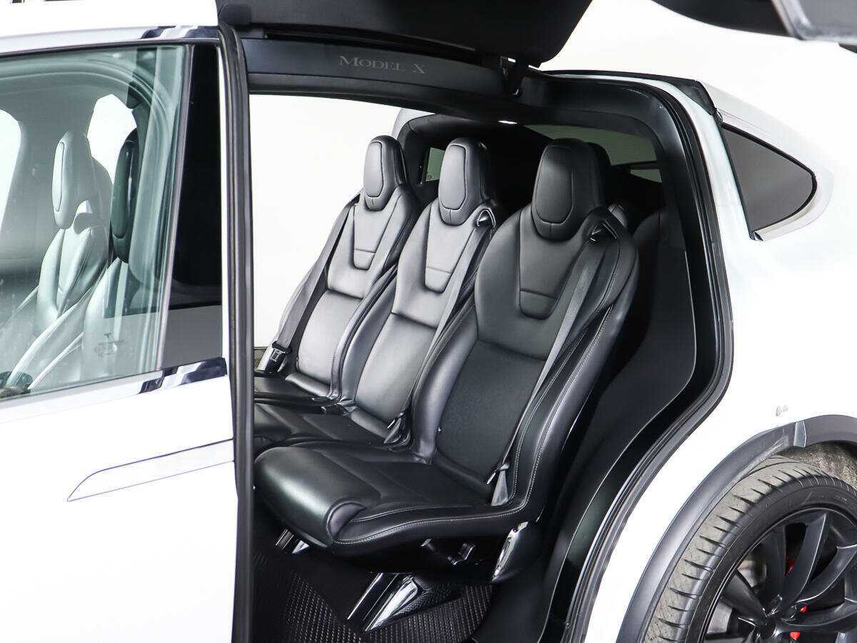 Tesla Model X с пробегом — 2016 год. Фото: #16