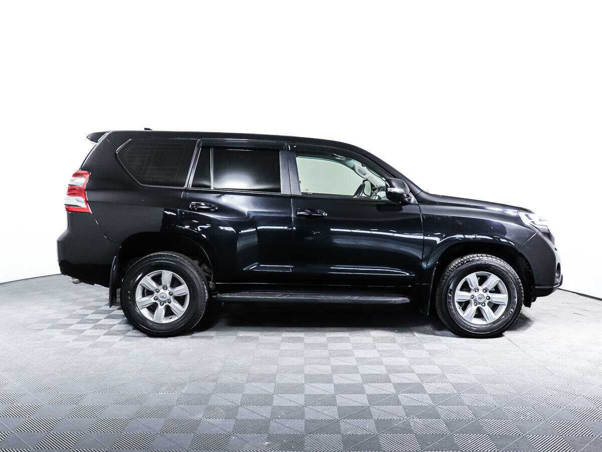 Toyota Land Cruiser Prado с пробегом — 2017 год. Фото: #2