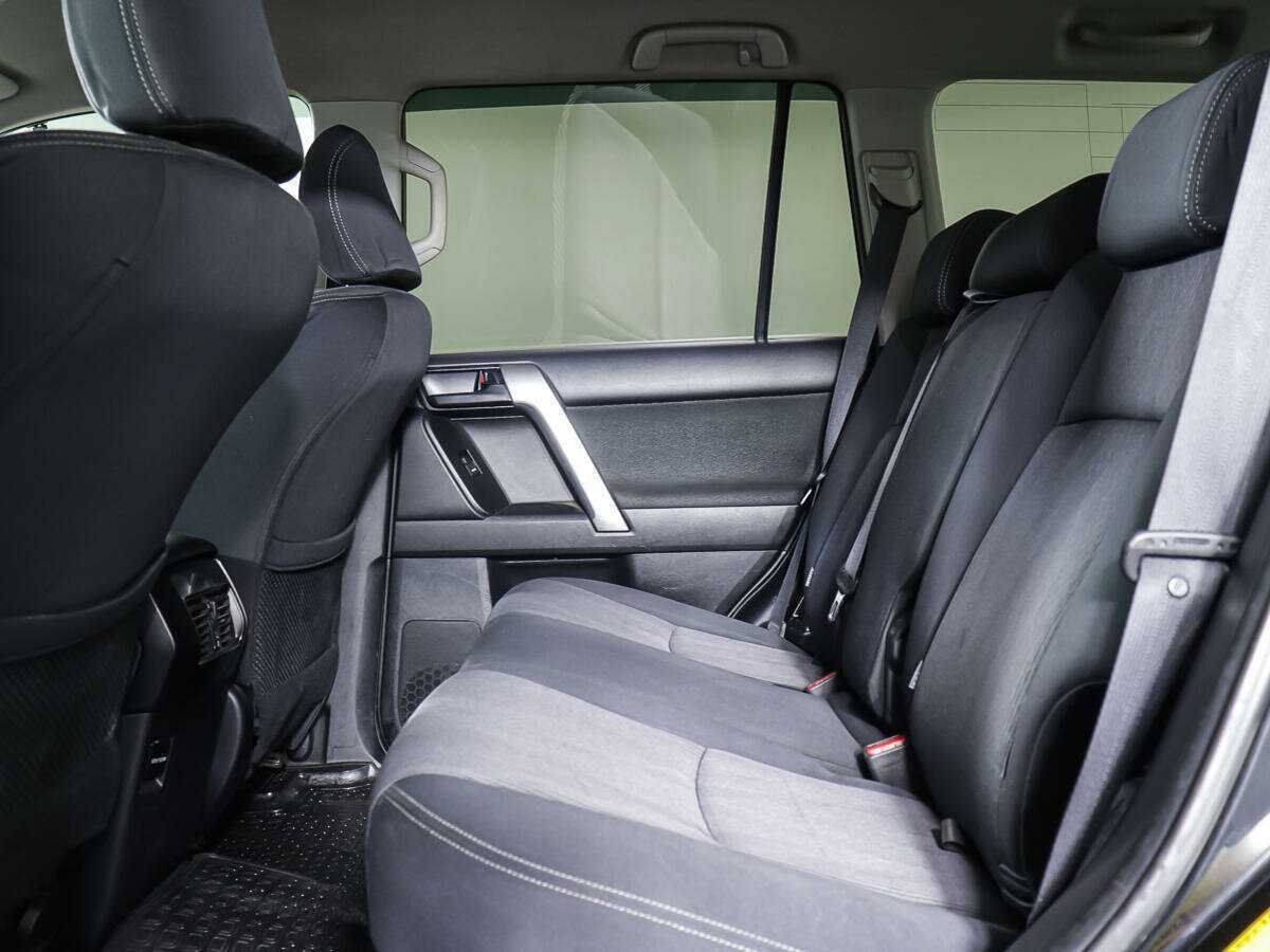 Toyota Land Cruiser Prado с пробегом — 2017 год. Фото: #8