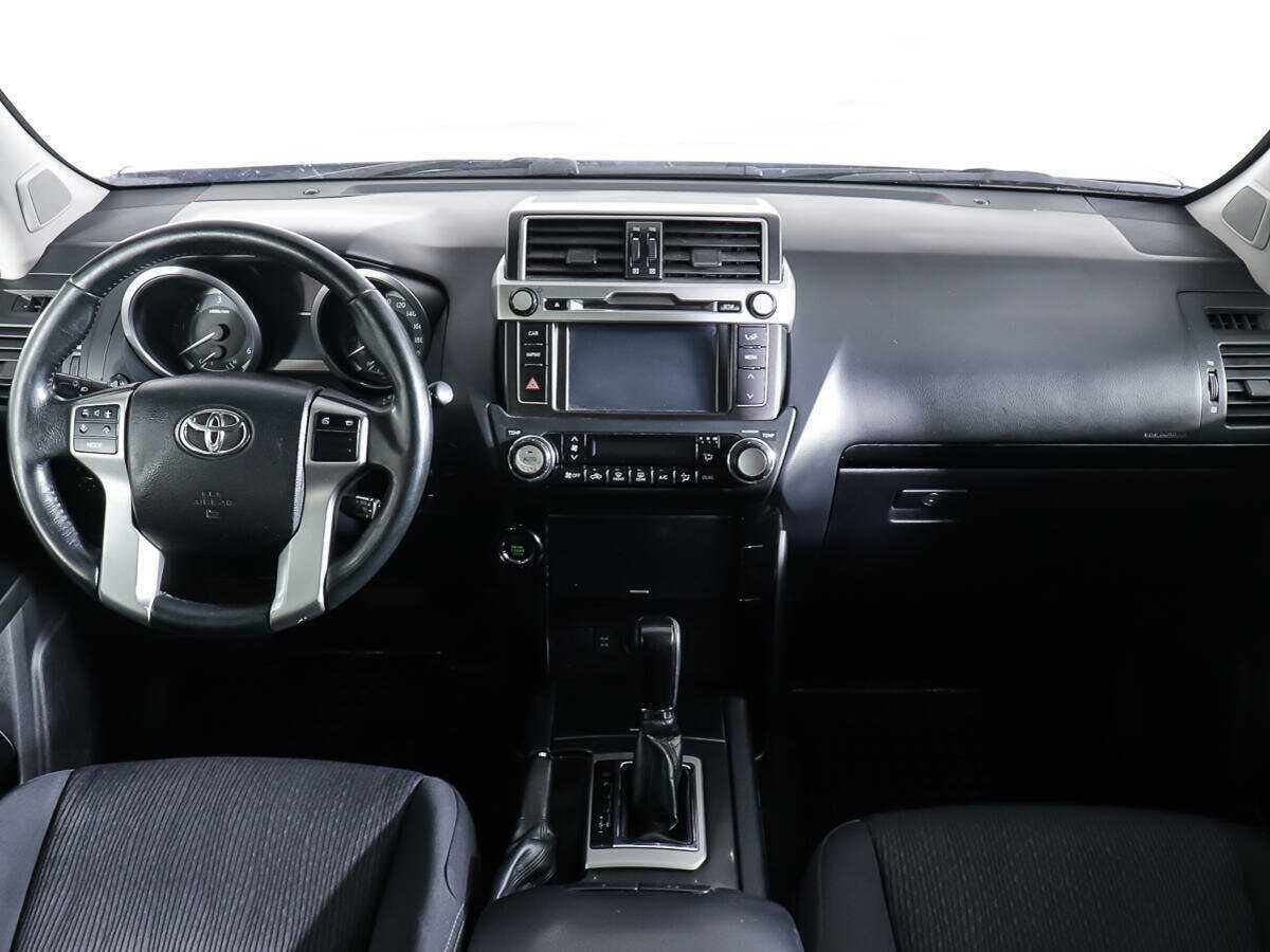 Toyota Land Cruiser Prado с пробегом — 2017 год. Фото: #9