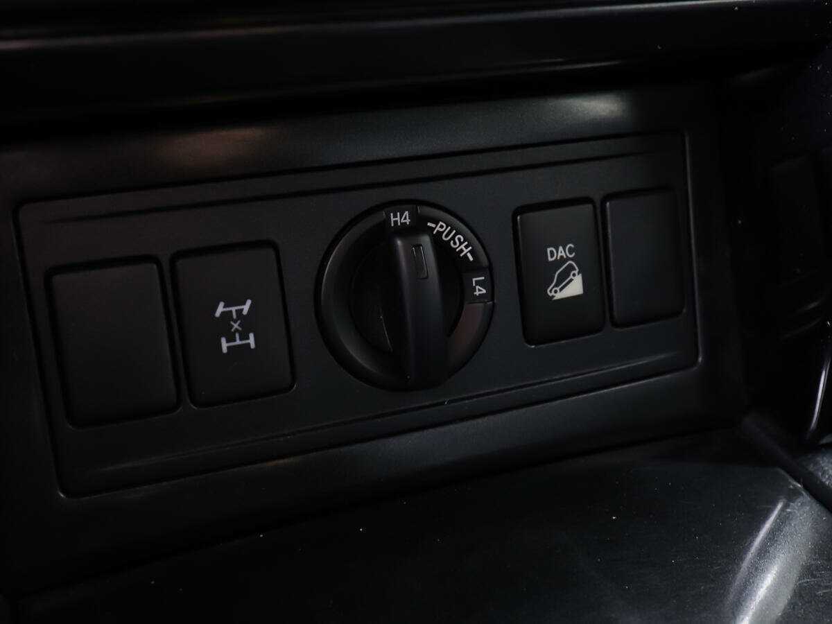 Toyota Land Cruiser Prado с пробегом — 2017 год. Фото: #16