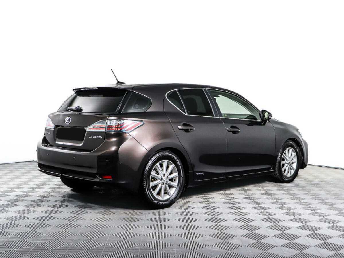Lexus CT с пробегом — 2011 год. Фото: #3