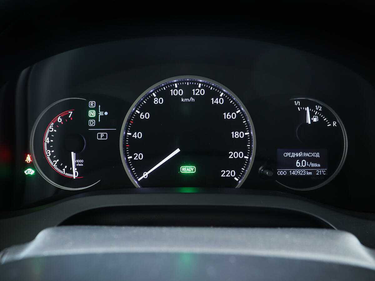 Lexus CT с пробегом — 2011 год. Фото: #13