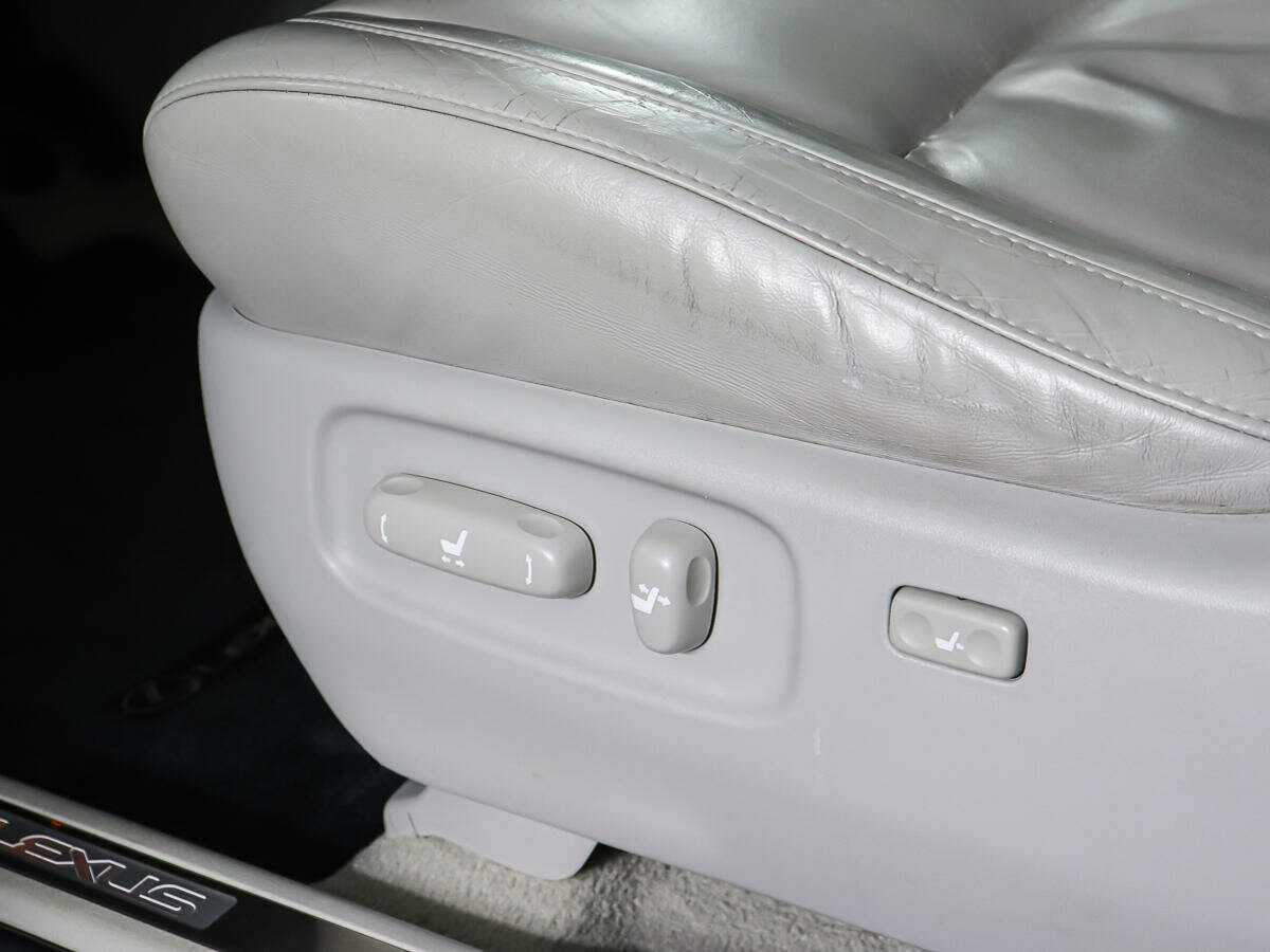 Lexus RX с пробегом — 2008 год. Фото: #17