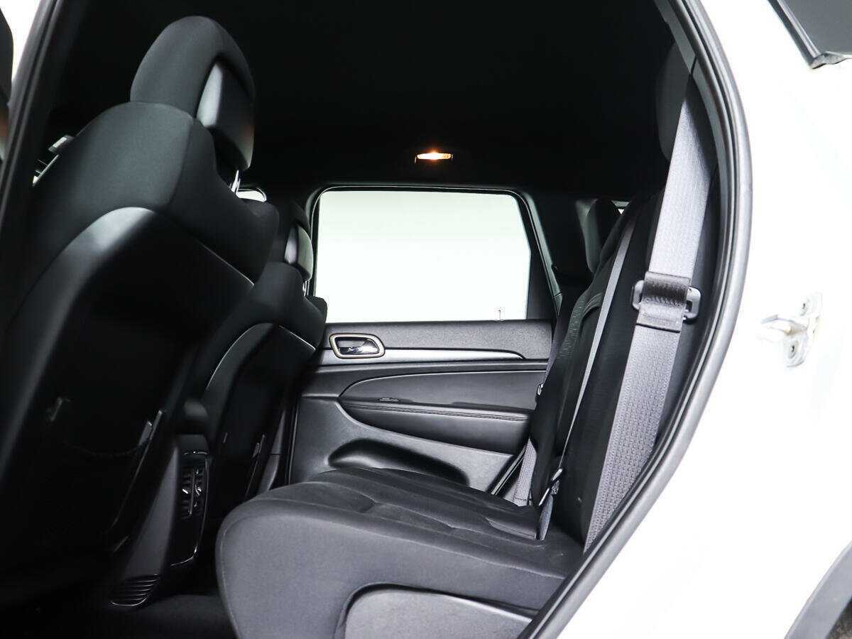 Jeep Grand Cherokee с пробегом — 2013 год. Фото: #8