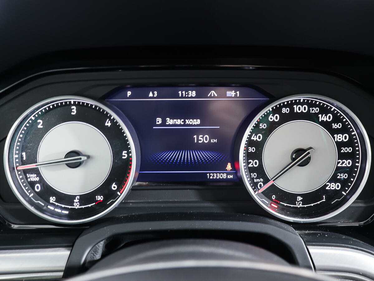 Volkswagen Touareg с пробегом — 2020 год. Фото: #12