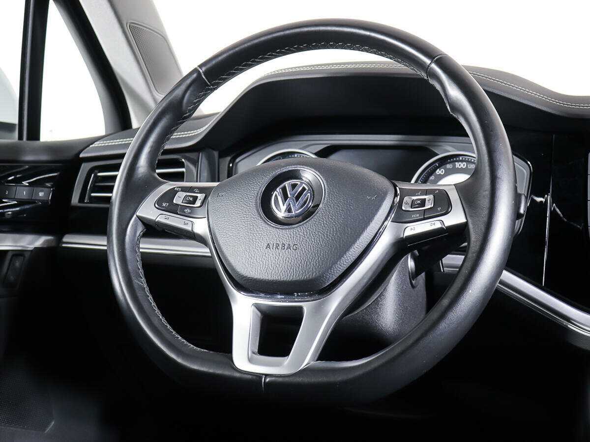 Volkswagen Touareg с пробегом — 2020 год. Фото: #13