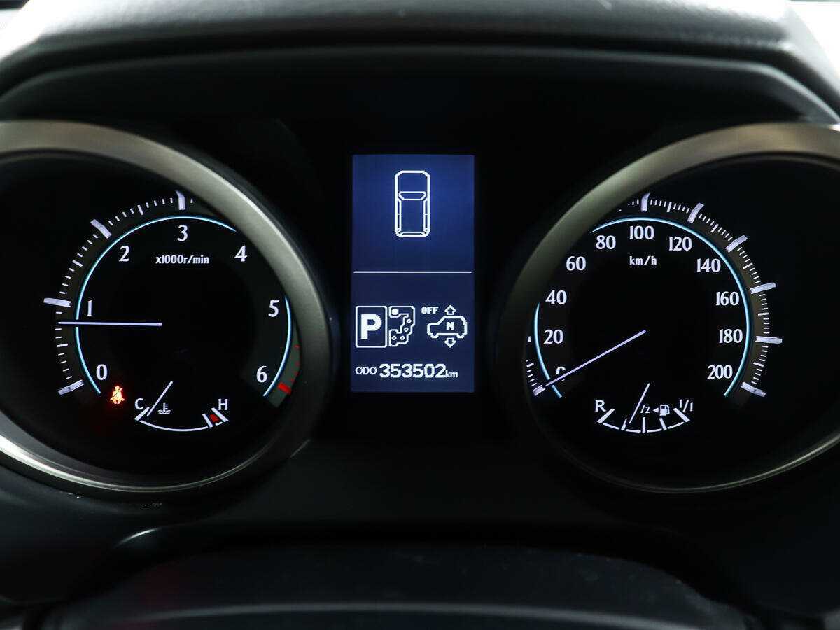 Toyota Land Cruiser Prado с пробегом — 2011 год. Фото: #12