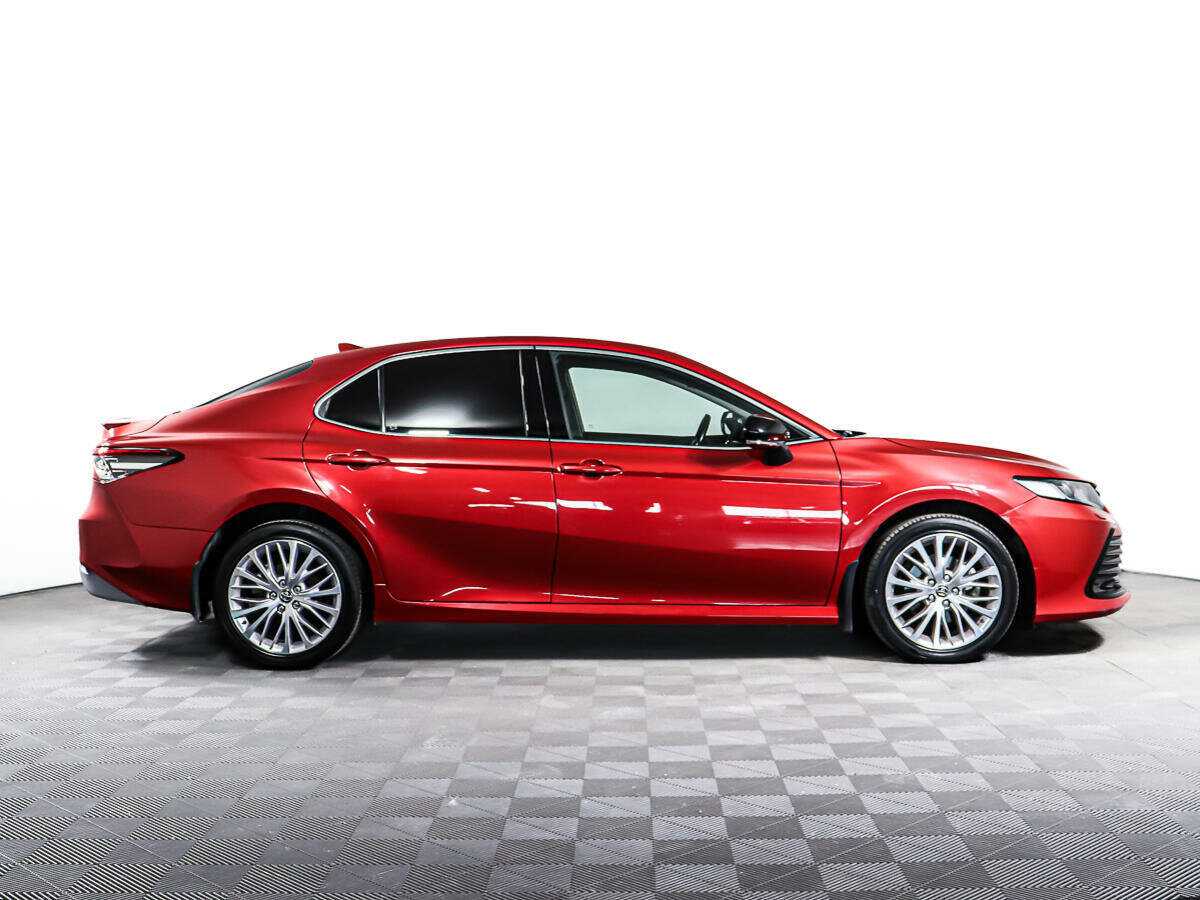 Toyota Camry с пробегом — 2021 год. Фото: #1