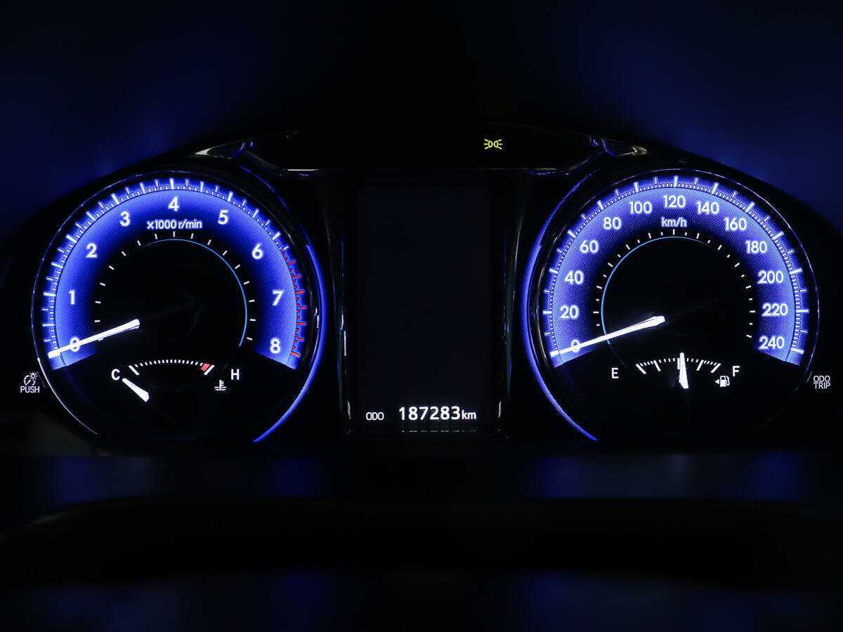 Toyota Camry с пробегом — 2015 год. Фото: #12