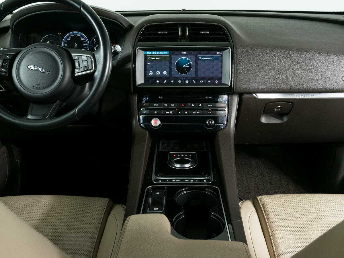 Jaguar F-Pace с пробегом — 2016 год. Фото: #9