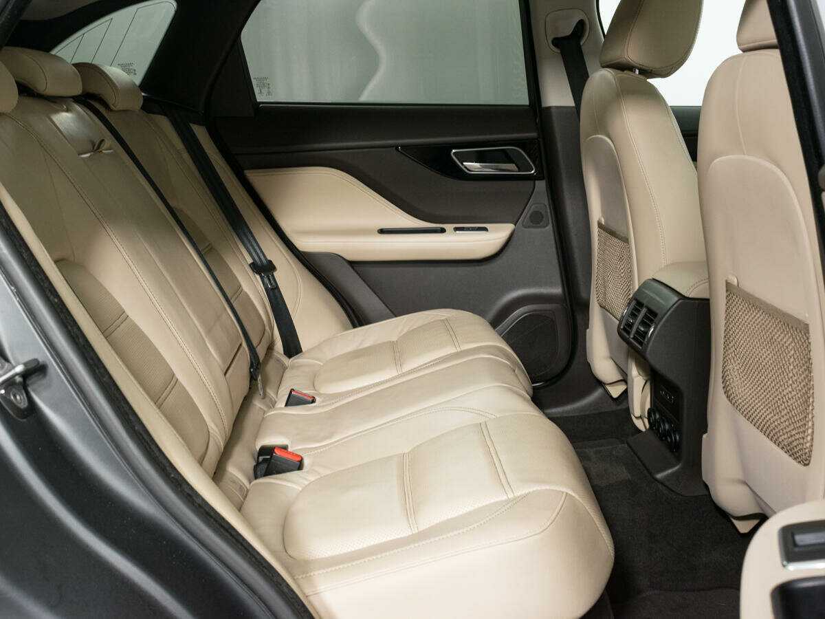 Jaguar F-Pace с пробегом — 2016 год. Фото: #11