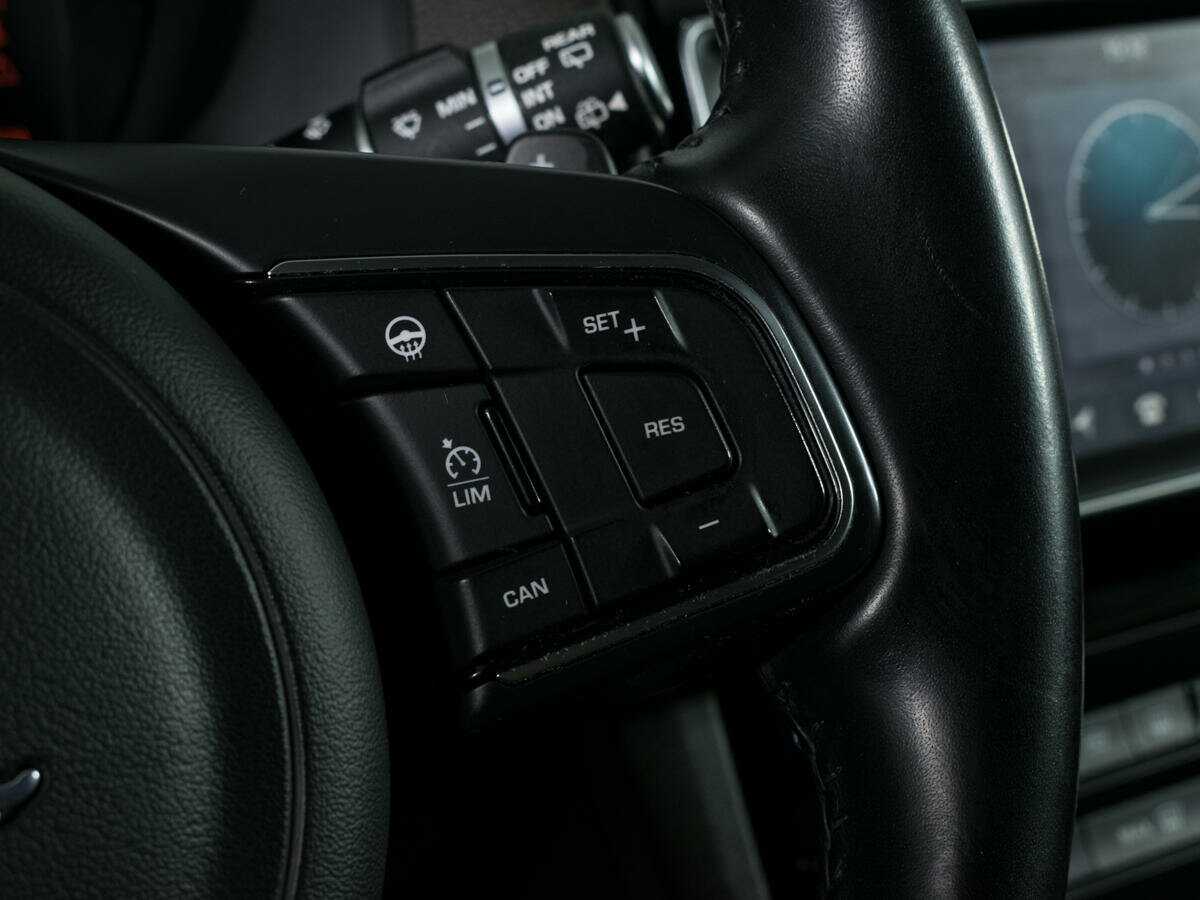 Jaguar F-Pace с пробегом — 2016 год. Фото: #15