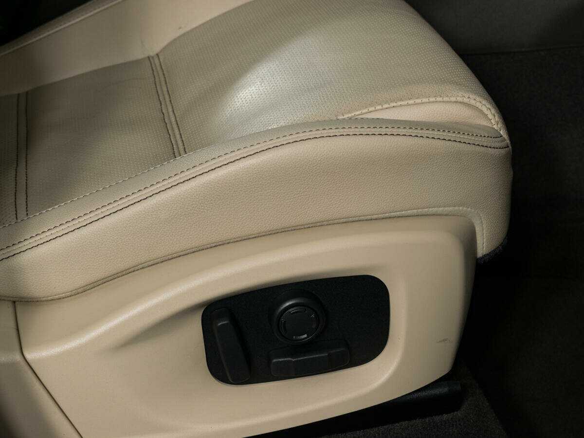 Jaguar F-Pace с пробегом — 2016 год. Фото: #17