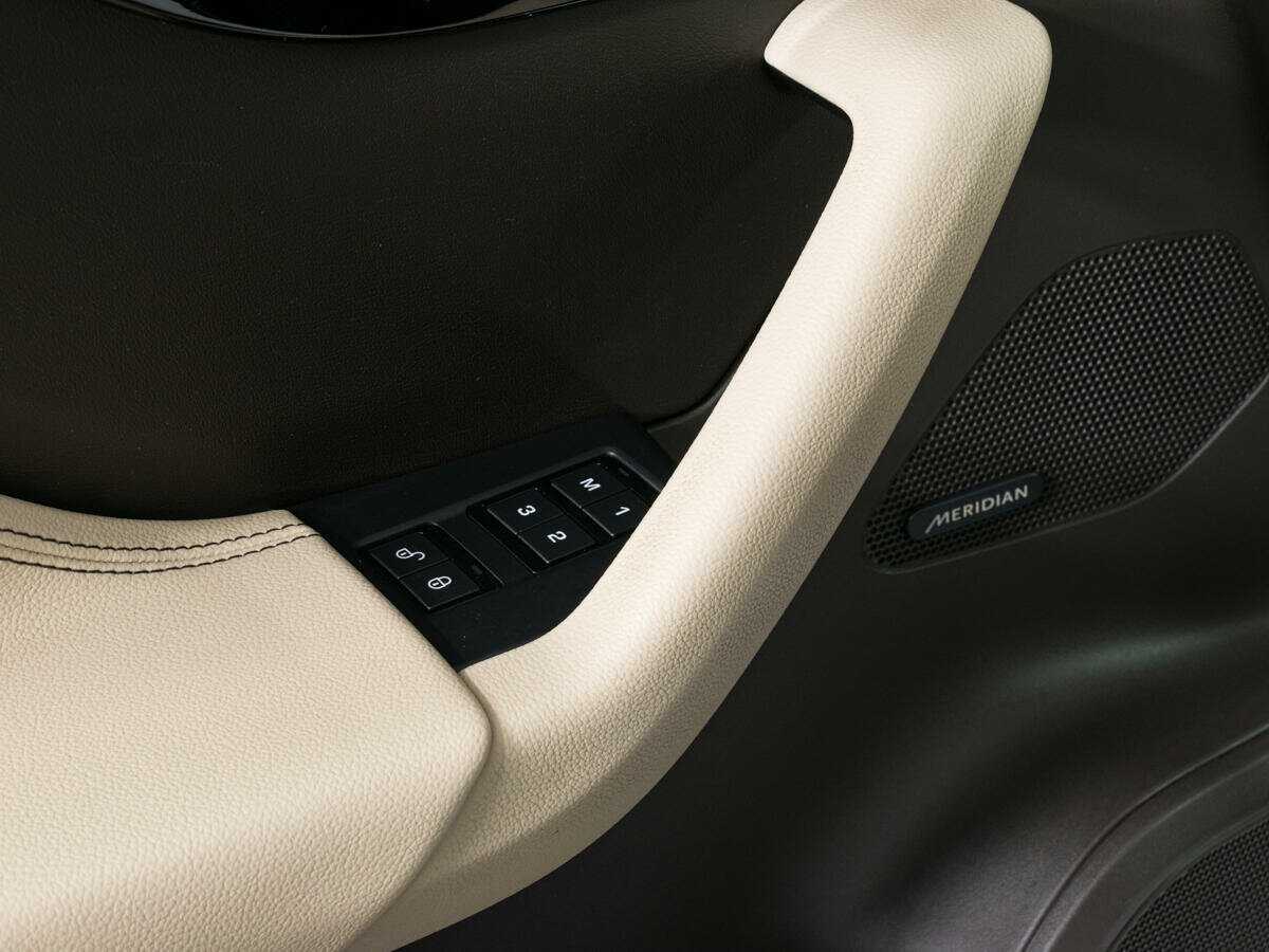 Jaguar F-Pace с пробегом — 2016 год. Фото: #18