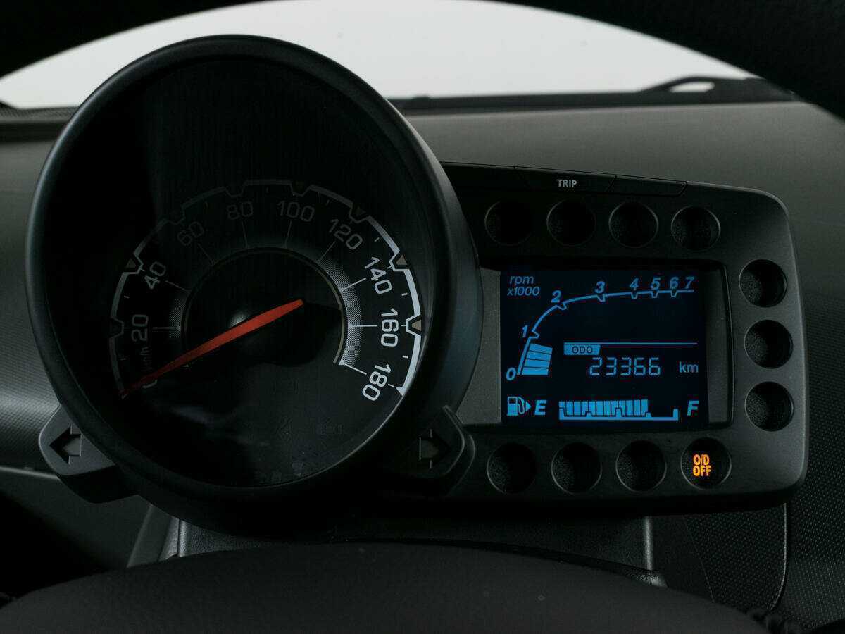 Chevrolet Spark с пробегом — 2013 год. Фото: #12