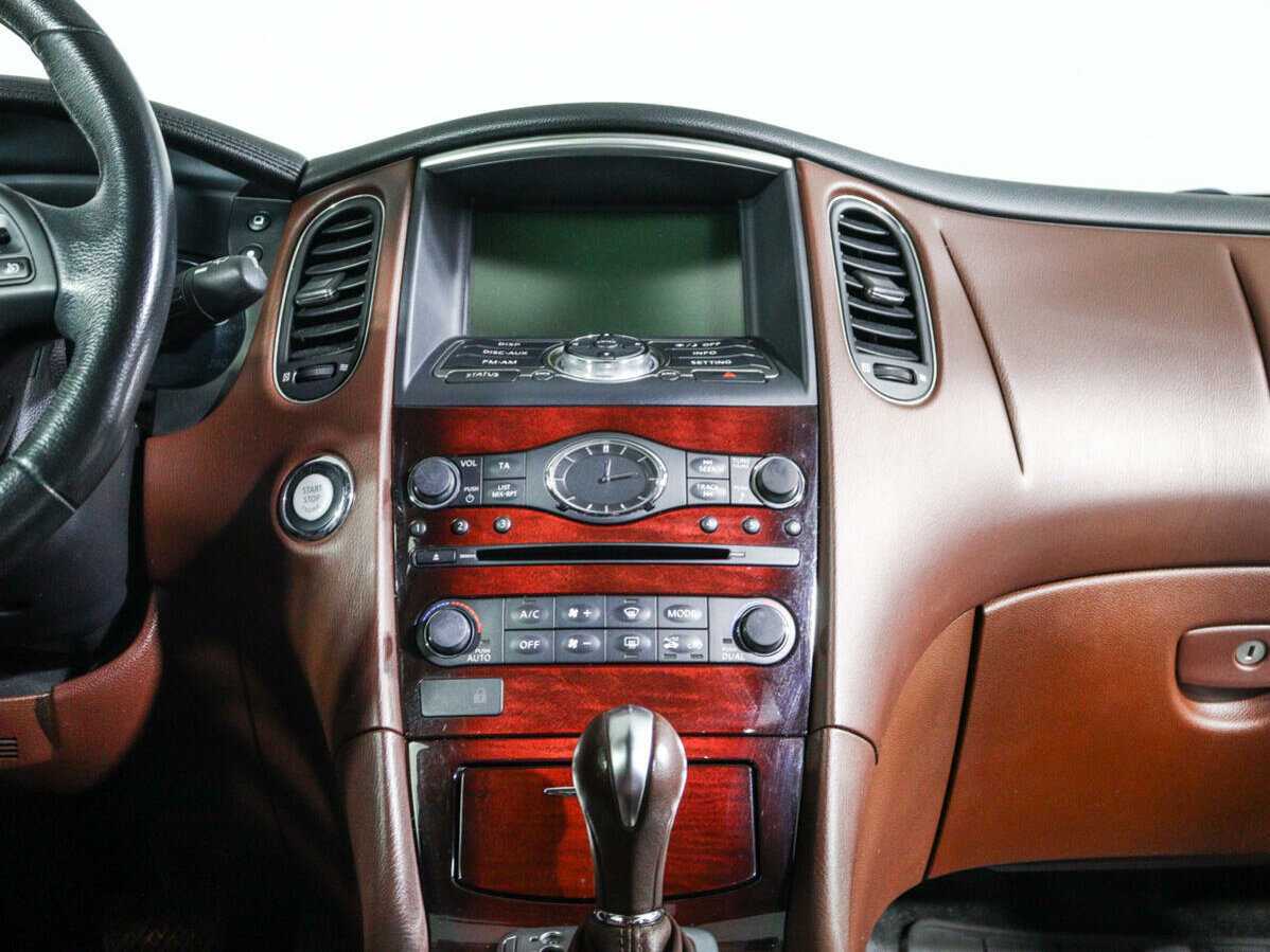 Infiniti QX50 с пробегом — 2014 год. Фото: #10