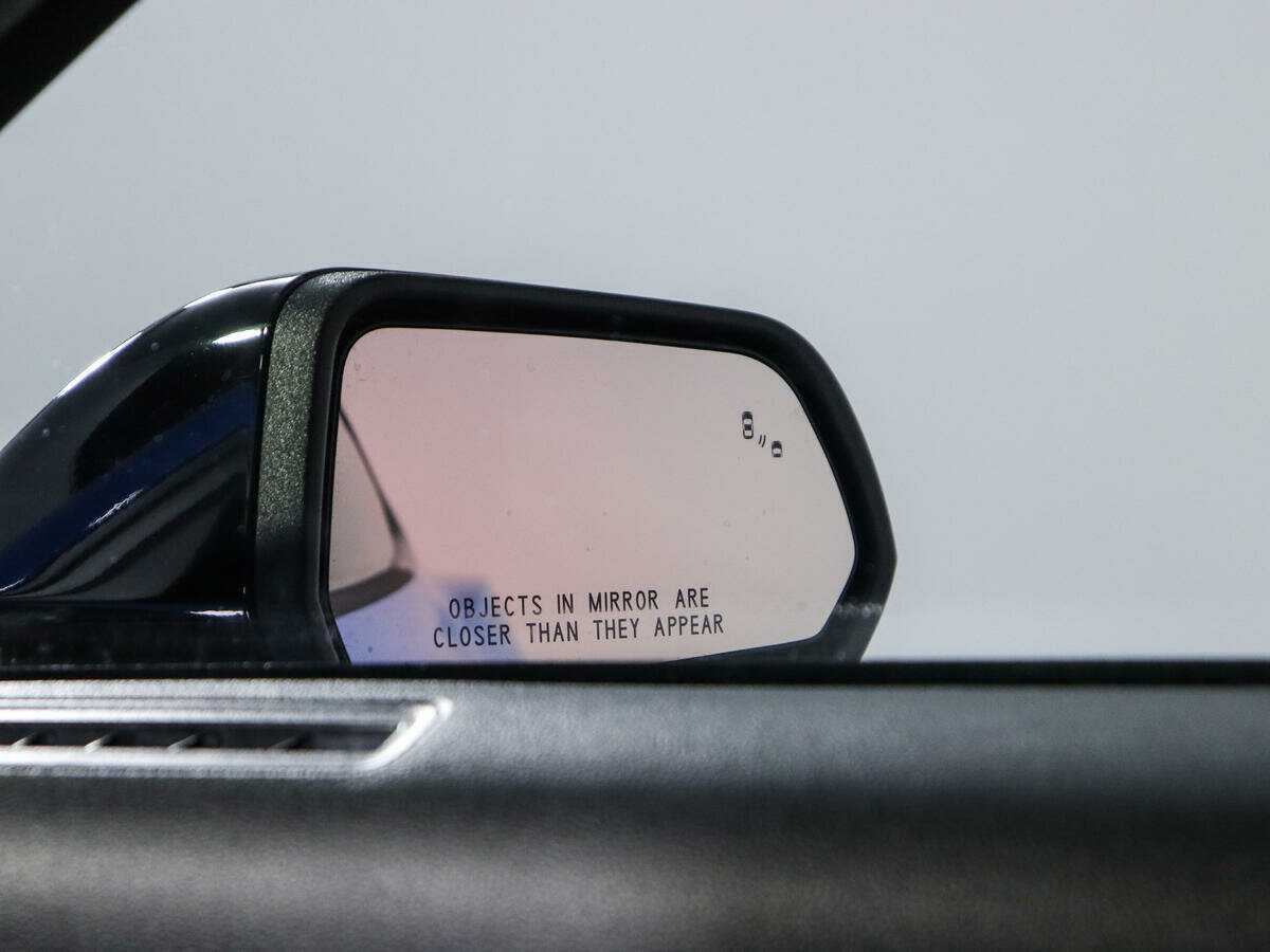 Ford Mustang с пробегом — 2022 год. Фото: #10