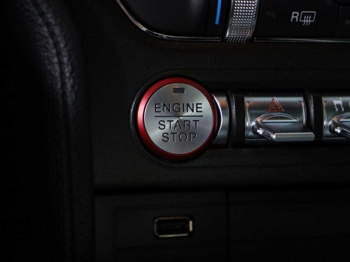 Ford Mustang с пробегом — 2022 год. Фото: #17