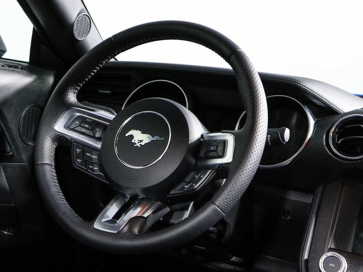 Ford Mustang с пробегом — 2022 год. Фото: #19