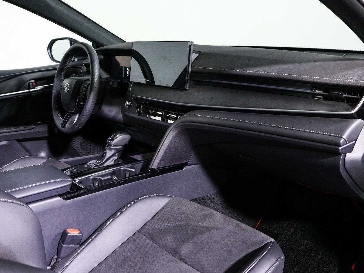 Toyota Camry с пробегом — 2024 год. Фото: #8