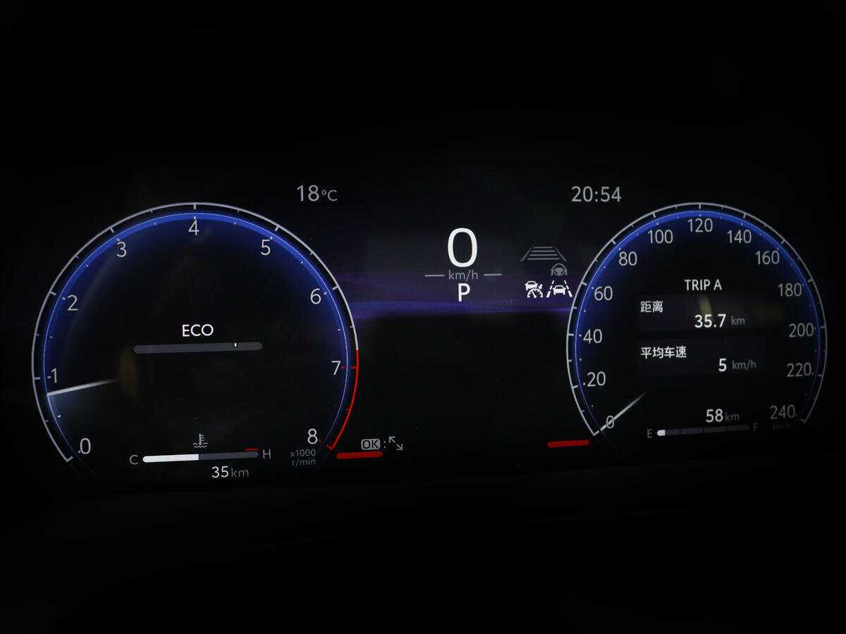 Toyota Camry с пробегом — 2024 год. Фото: #10