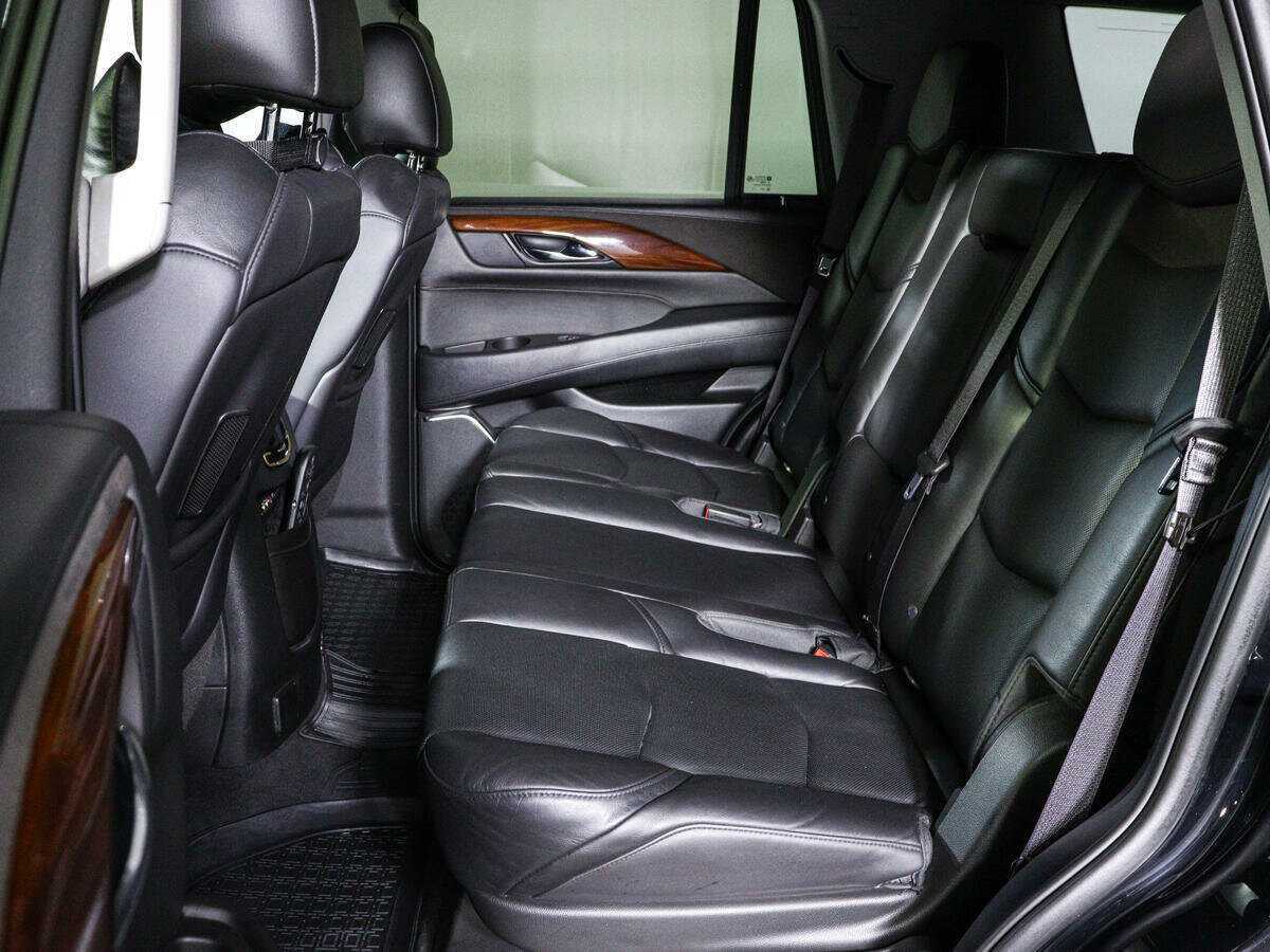 Cadillac Escalade с пробегом — 2016 год. Фото: #9