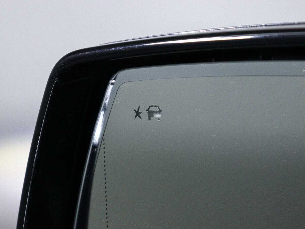 Cadillac Escalade с пробегом — 2016 год. Фото: #21