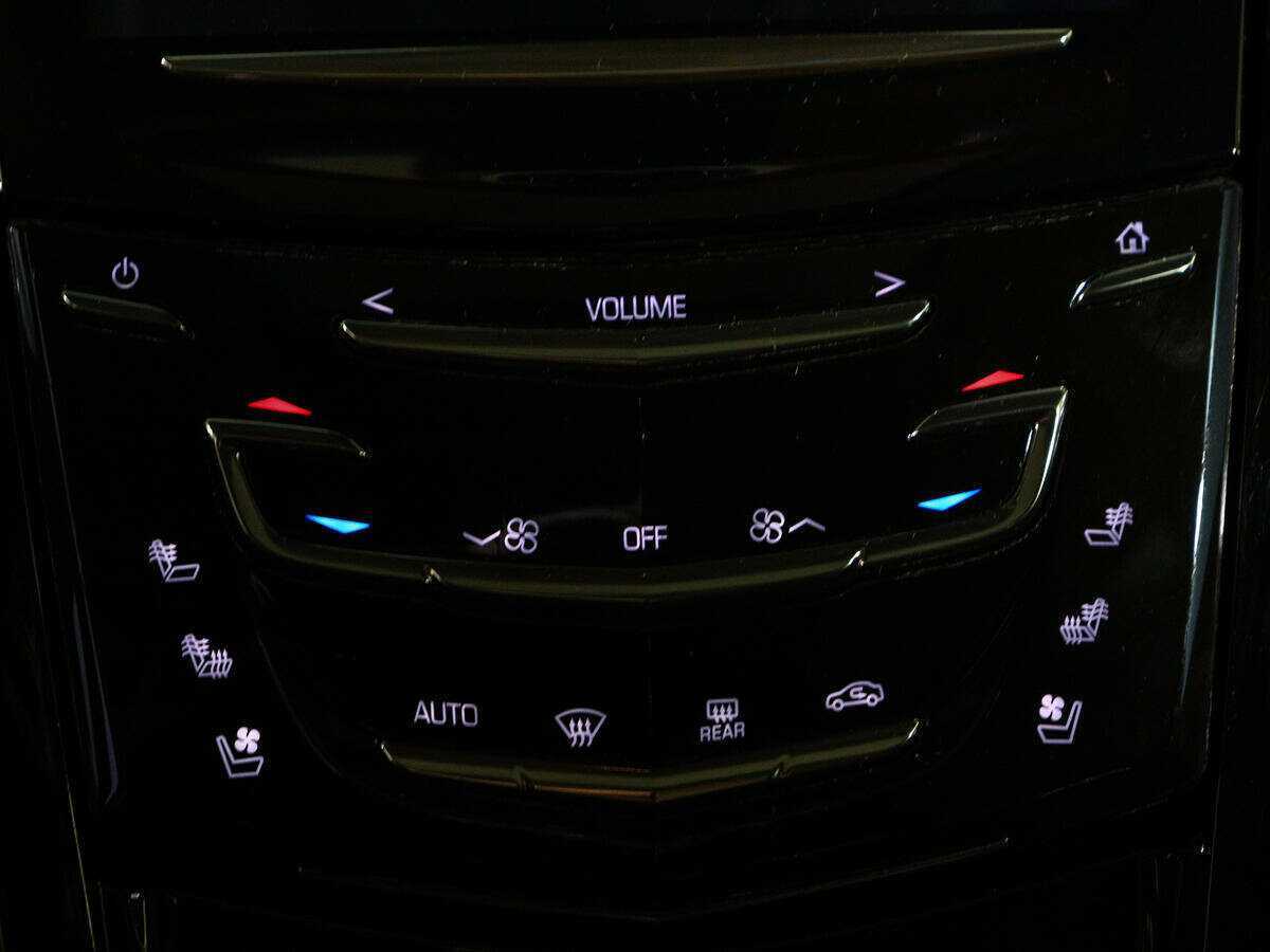 Cadillac Escalade с пробегом — 2016 год. Фото: #29