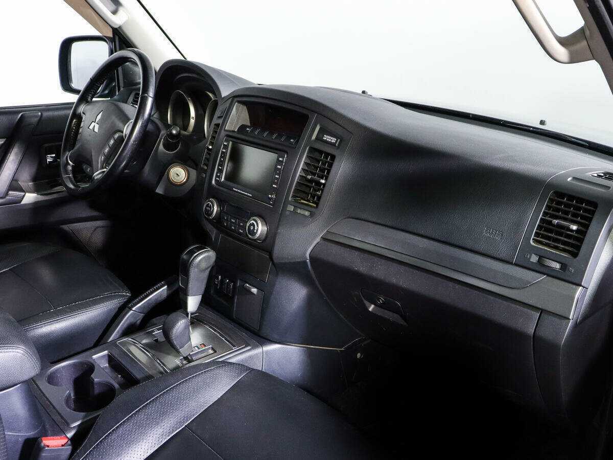 Mitsubishi Pajero с пробегом — 2012 год. Фото: #6