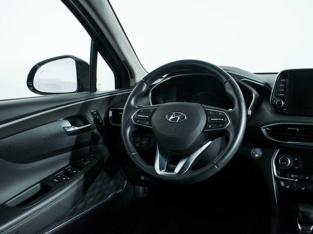 Hyundai Santa Fe с пробегом — 2019 год. Фото: #13