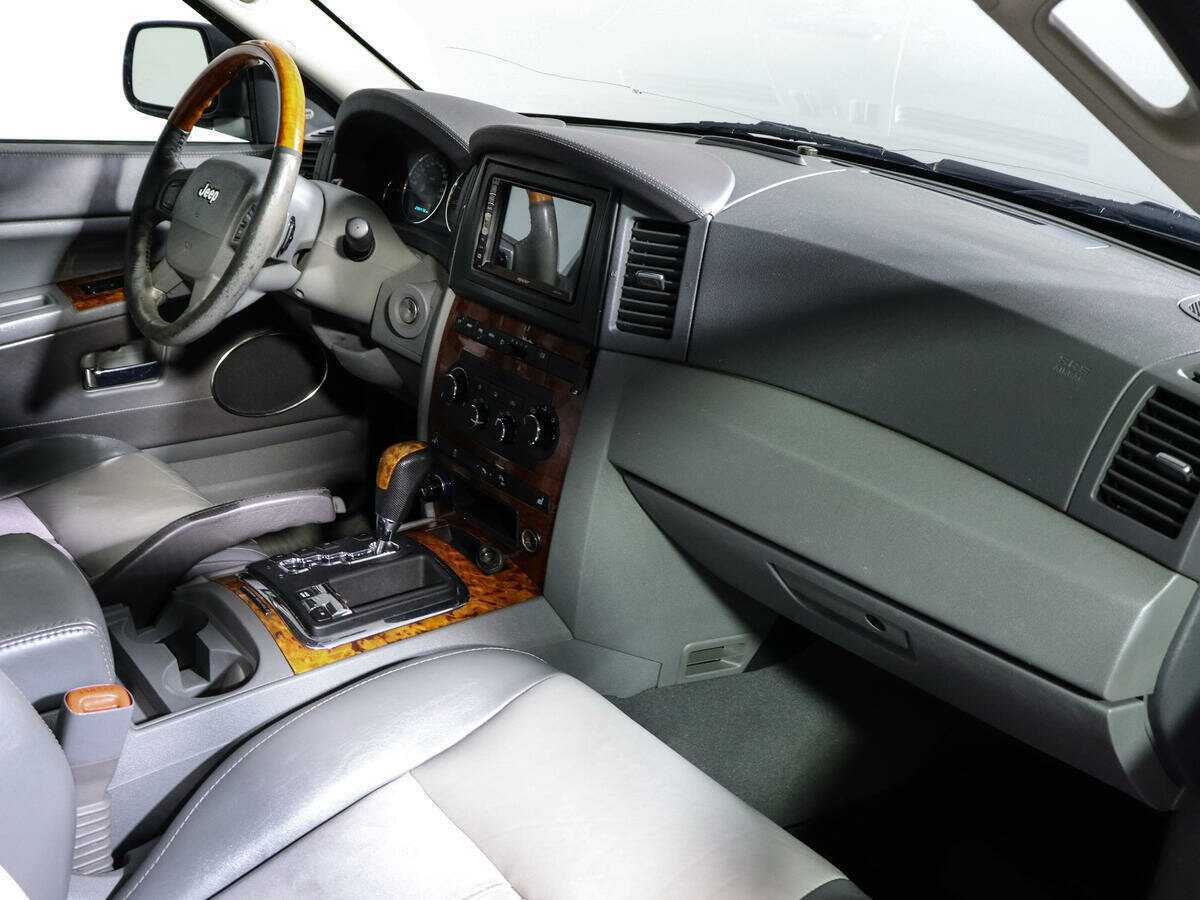 Jeep Grand Cherokee с пробегом — 2007 год. Фото: #9