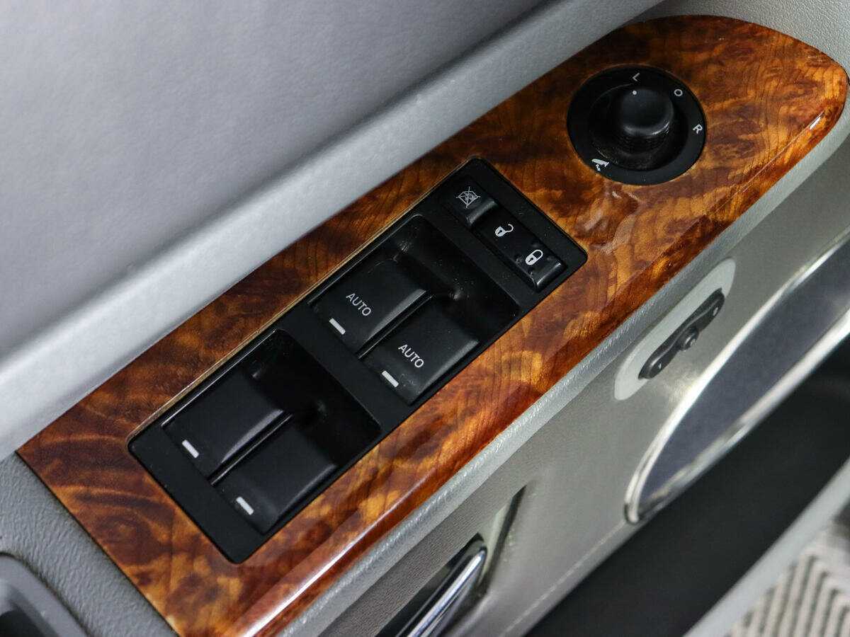 Jeep Grand Cherokee с пробегом — 2007 год. Фото: #15