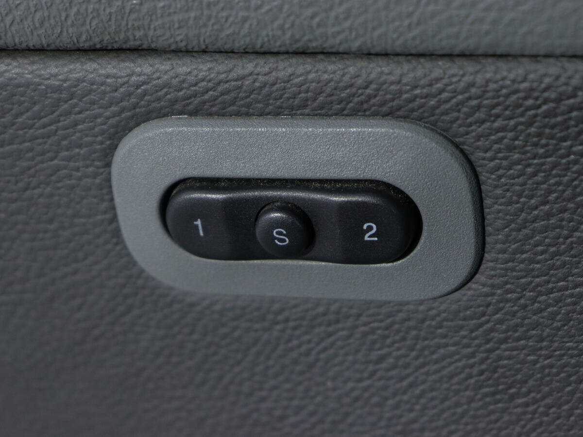 Jeep Grand Cherokee с пробегом — 2007 год. Фото: #16