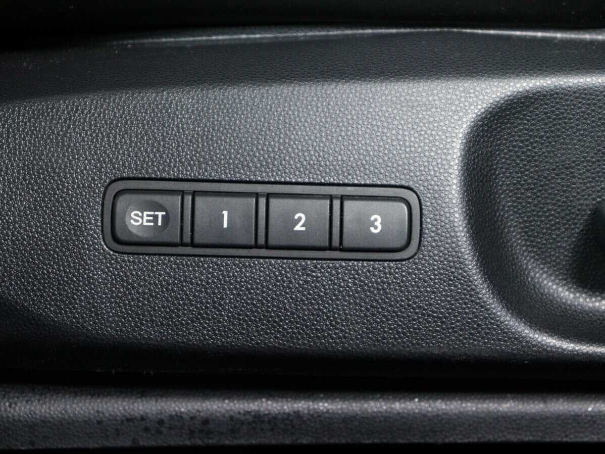 Mazda CX-7 с пробегом — 2011 год. Фото: #12