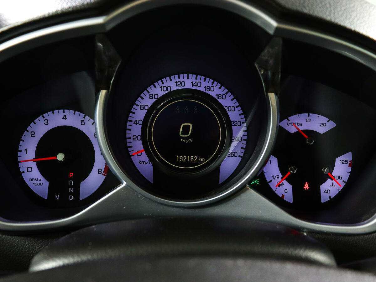 Cadillac SRX с пробегом — 2011 год. Фото: #8