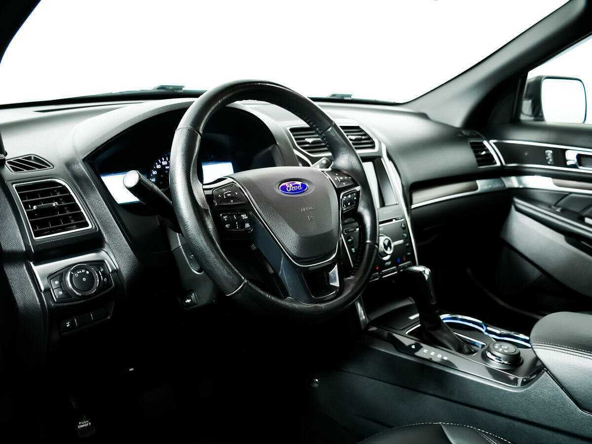 Ford Explorer с пробегом — 2017 год. Фото: #11