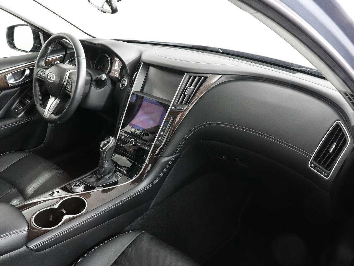 Infiniti Q50 с пробегом — 2017 год. Фото: #9