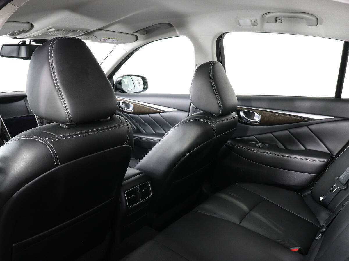 Infiniti Q50 с пробегом — 2017 год. Фото: #11