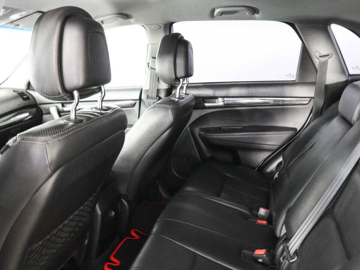 Kia Sorento с пробегом — 2010 год. Фото: #11