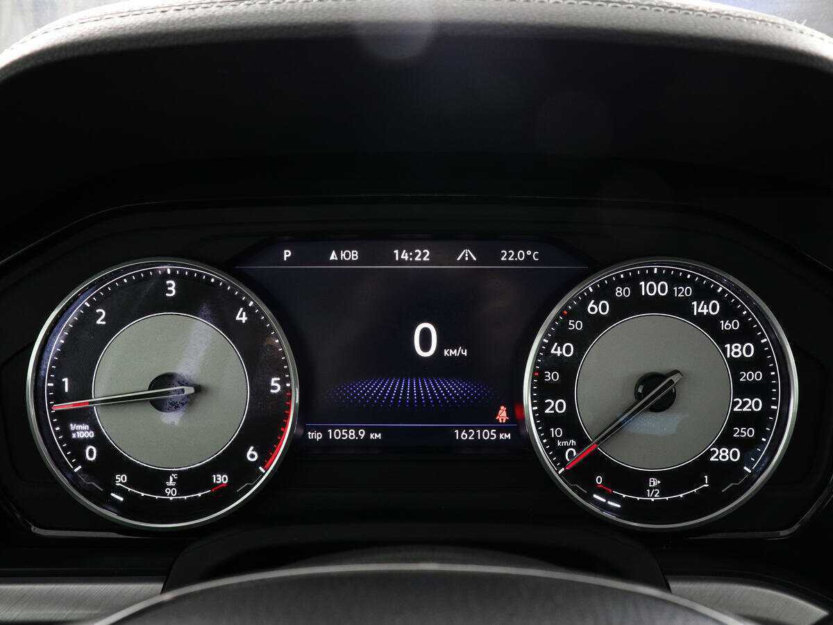 Volkswagen Touareg с пробегом — 2020 год. Фото: #10