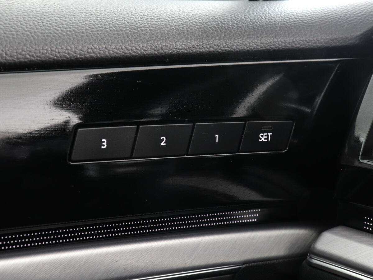 Volkswagen Touareg с пробегом — 2020 год. Фото: #12