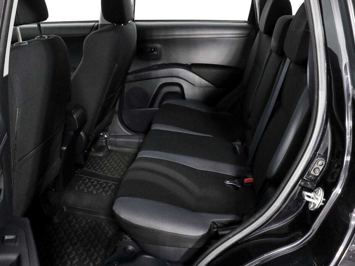 Mitsubishi Outlander с пробегом — 2011 год. Фото: #9