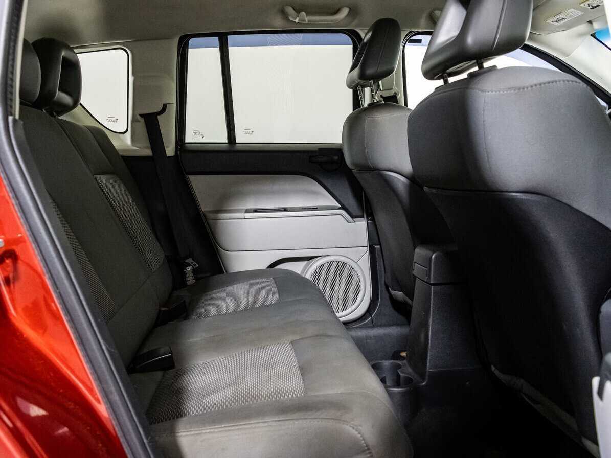 Jeep Compass с пробегом — 2006 год. Фото: #13