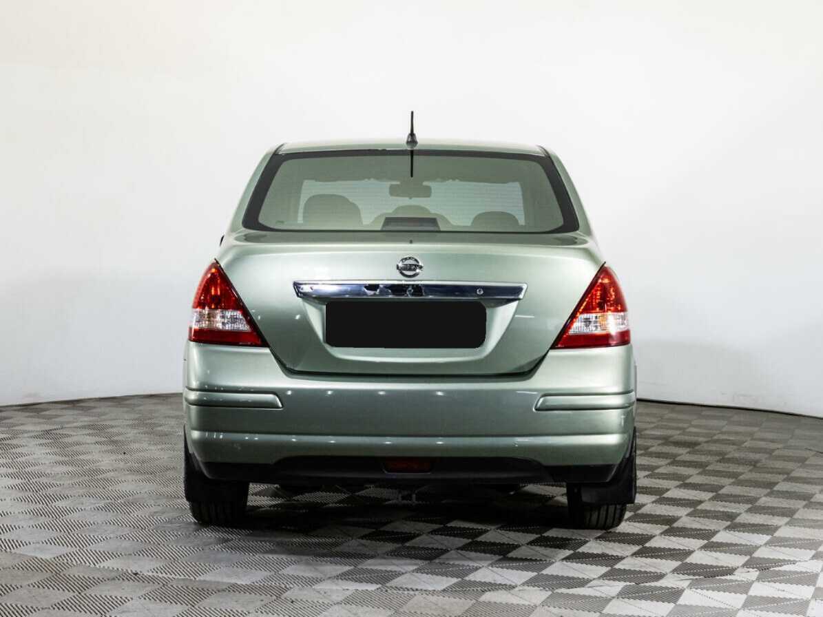 Nissan Tiida с пробегом — 2008 год. Фото: #5